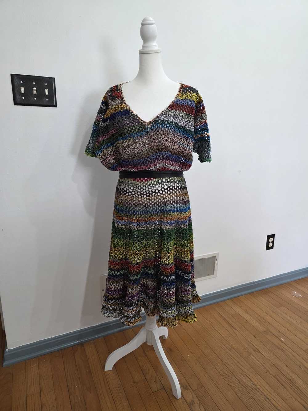 Multicolor Crochet V-Neck Midi Dress — No Brand
